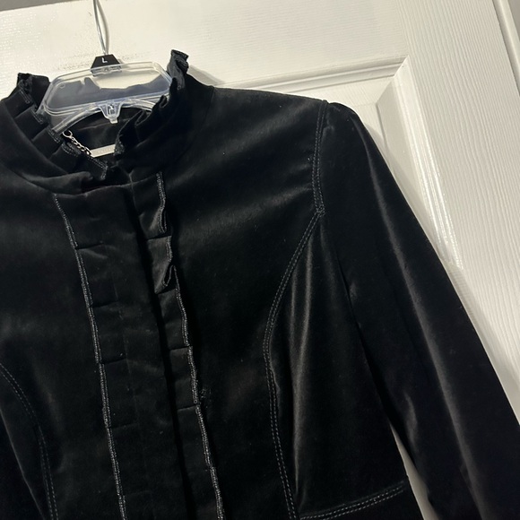 Stunning WHBM Long Velvet Ruffle Jacket - Picture 6 of 16